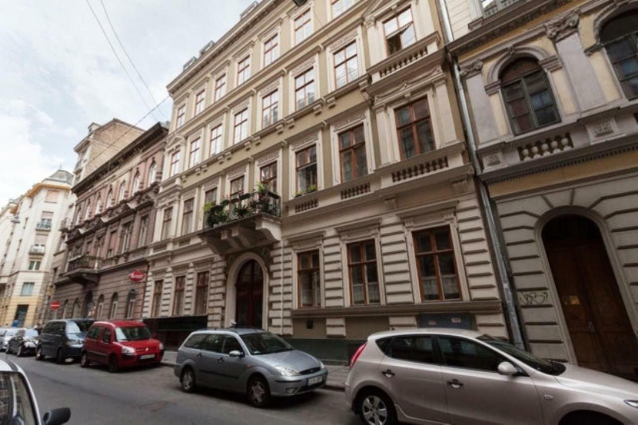 Revay Utca Apartment *