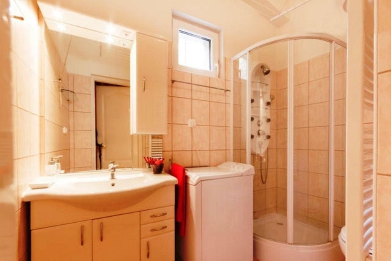Apartment Revay Utca *