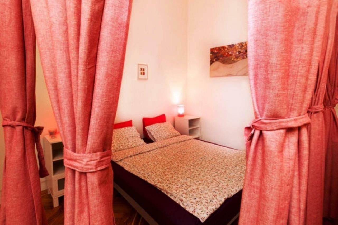 Revay Utca Apartment *